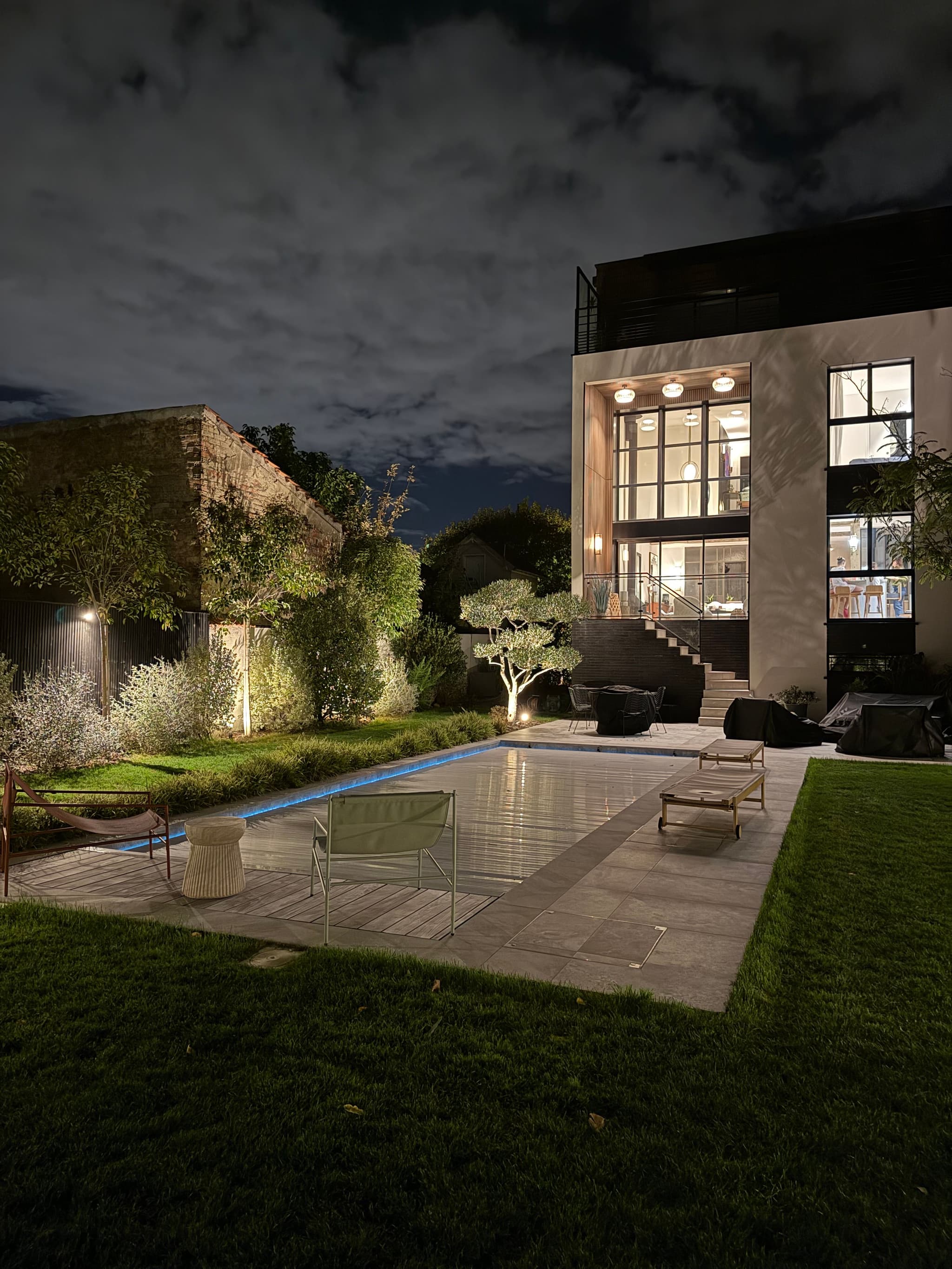 Default Service Image