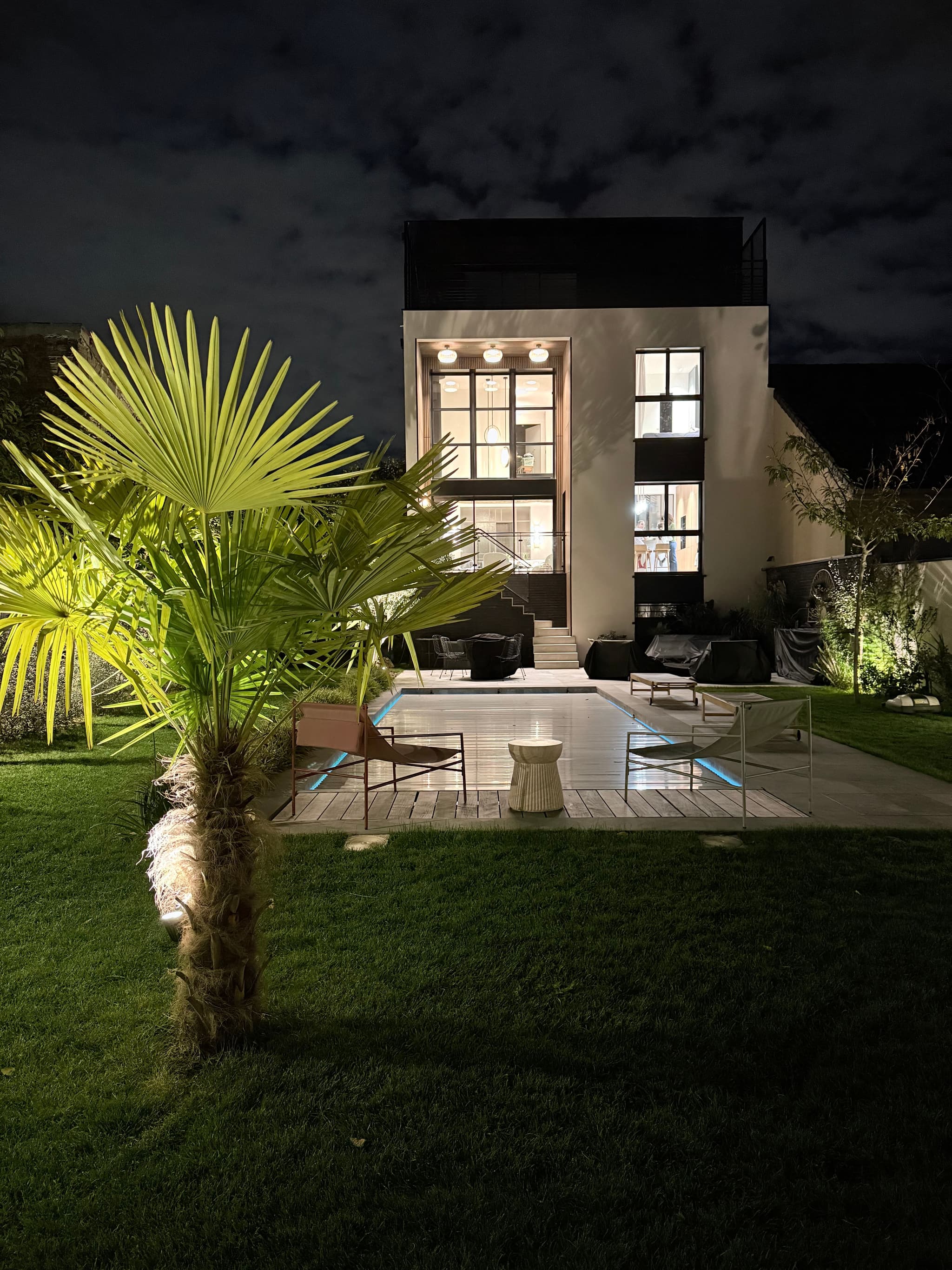 Éclairage Extérieur Haut de Gamme à Sucy-en-Brie (94370) — Mise en Lumière Architecturale de Pavillon