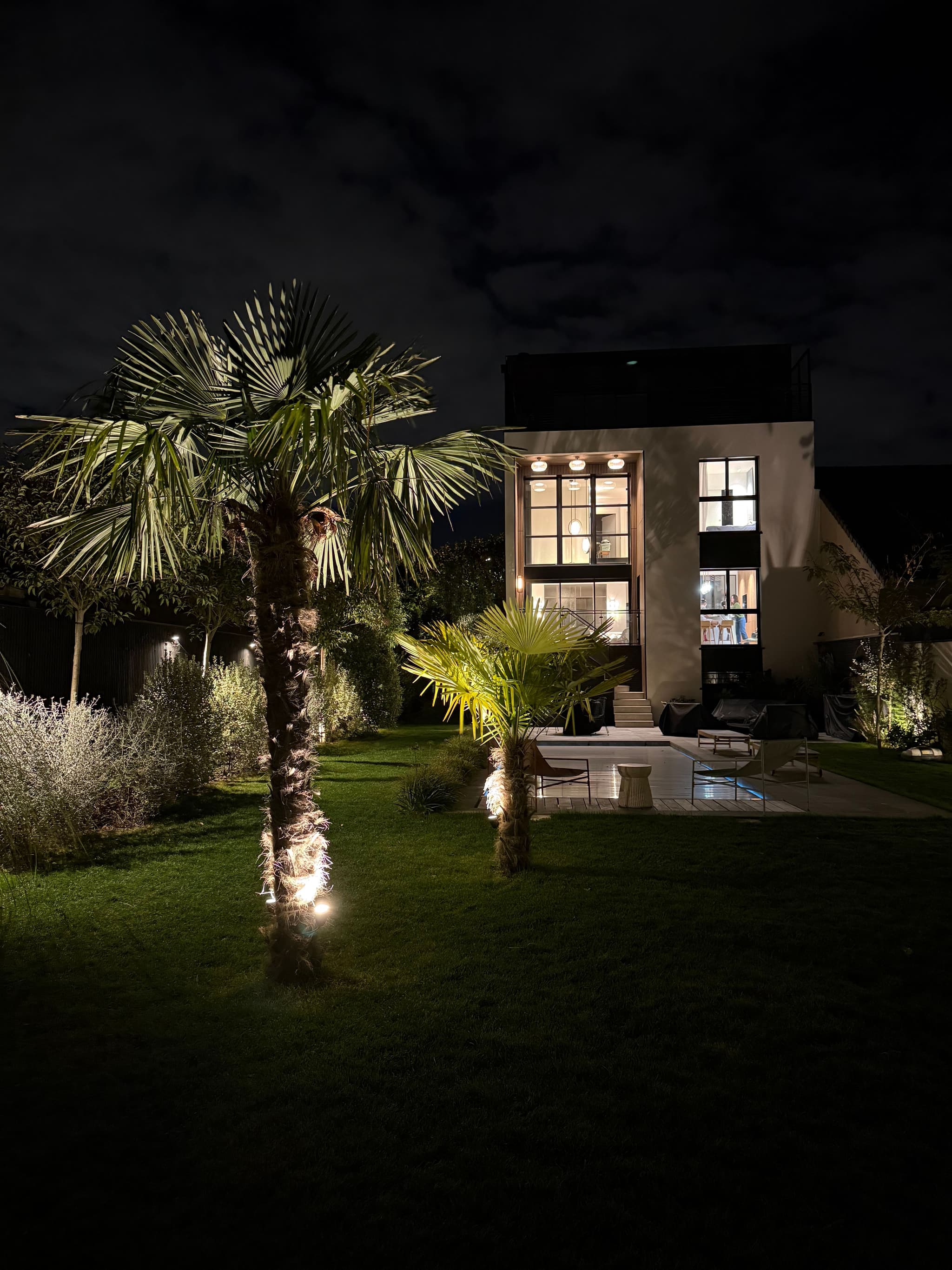 Éclairage Extérieur Haut de Gamme à Sucy-en-Brie (94370) — Mise en Lumière Architecturale de Pavillon